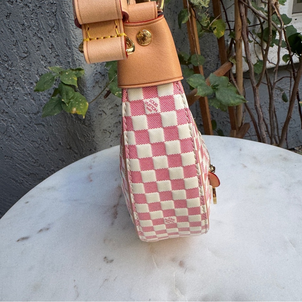 Louis Vuitton Damier Vernis Loop Crossbody - Picture 10 of 14